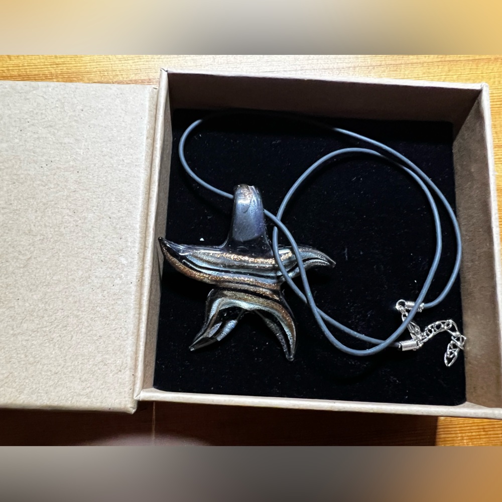 OOAK Handblown glass star pendant with necklace NIB